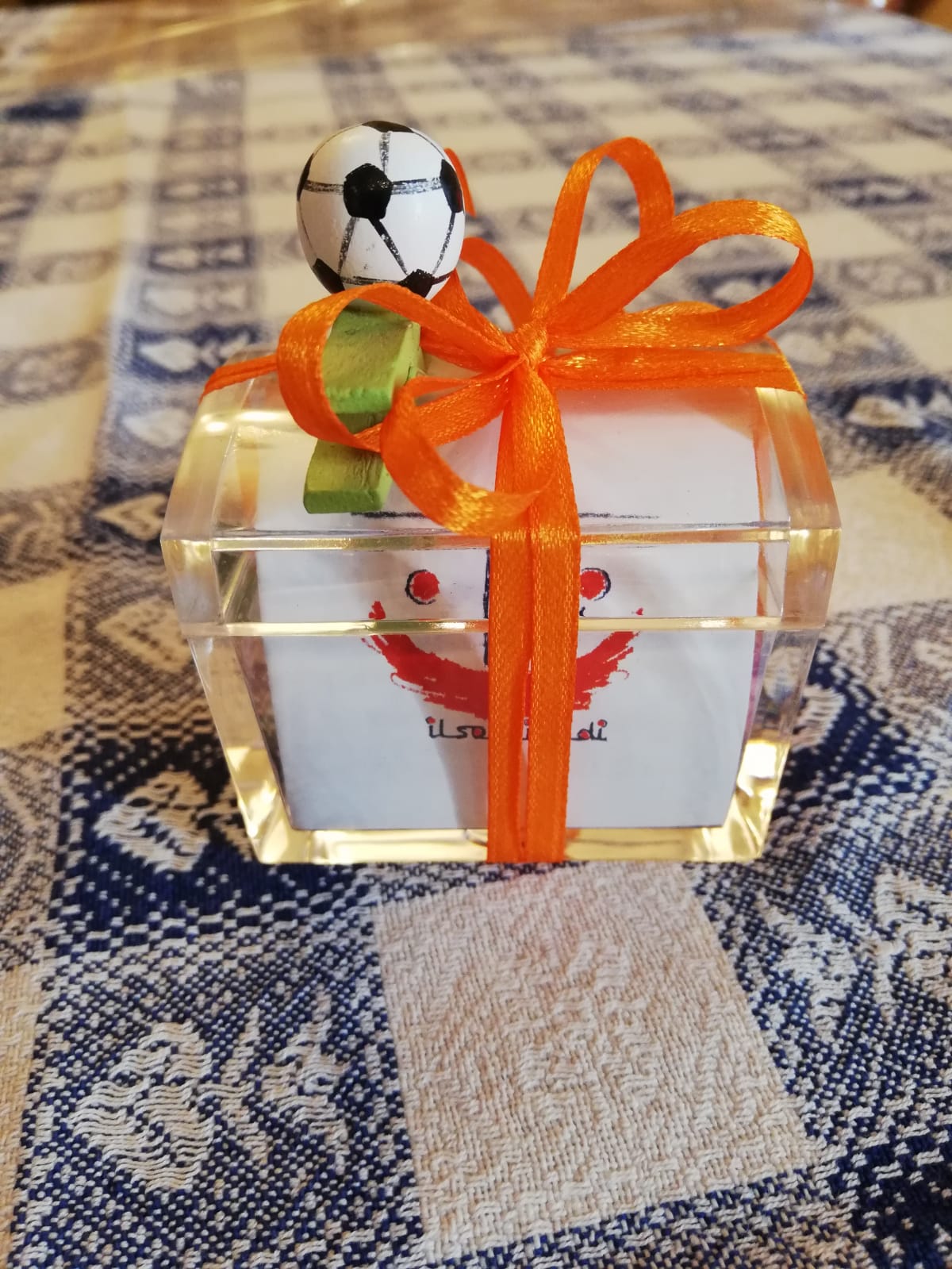 Bomboniere con scatola trasparente in plexiglass e fiocco arancione